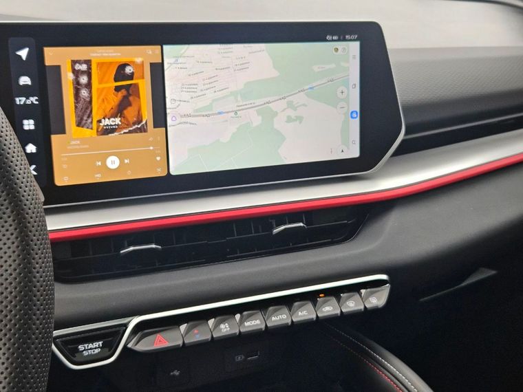 Белый Geely Coolray 2024 года | VIN 439220