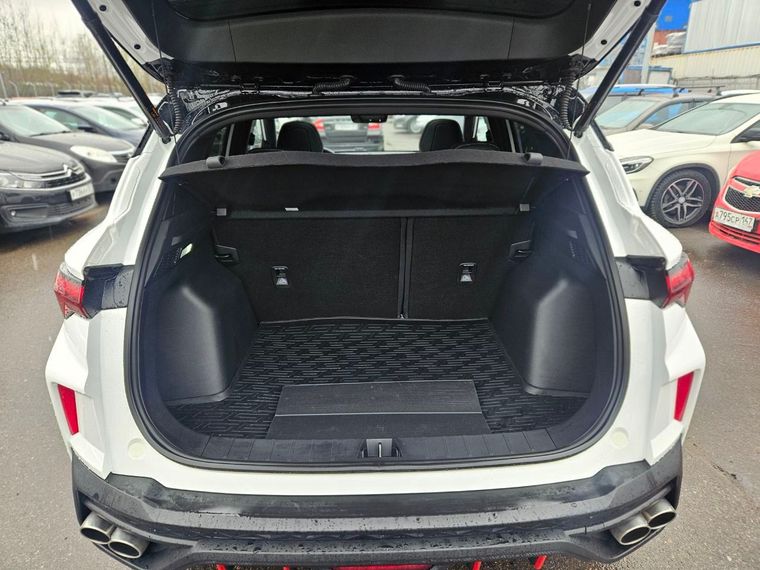 Белый Geely Coolray 2024 года | VIN 439220