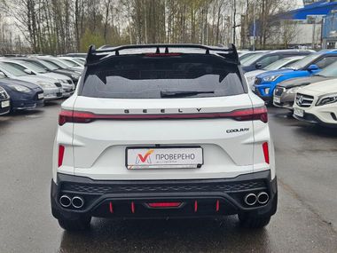 Белый Geely Coolray 2024 года | VIN 439220