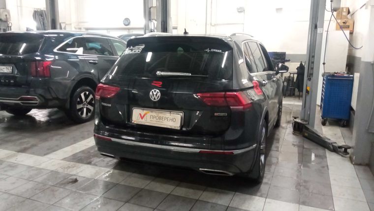 Volkswagen Tiguan 2018 года, 132 506 км - вид 3