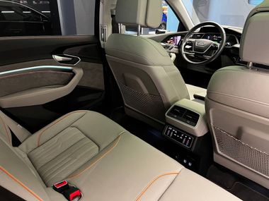 Audi E-tron Sportback 2020 года, 70 179 км - вид 27