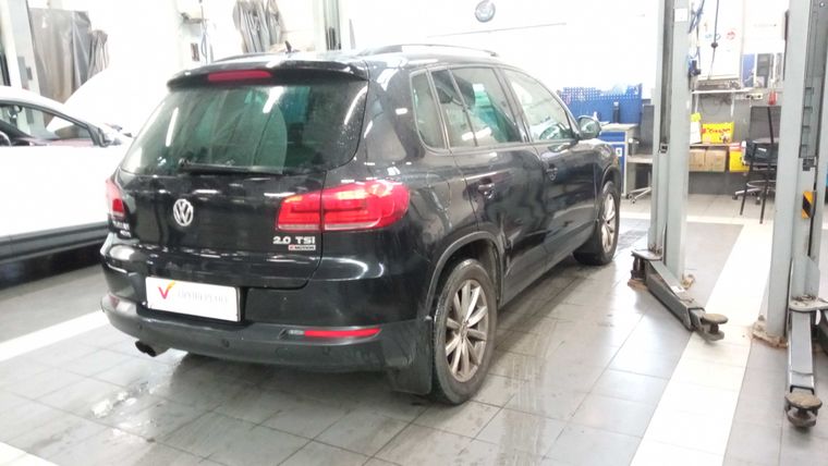 Volkswagen Tiguan 2015 года, 118 505 км - вид 3