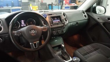 Volkswagen Tiguan 2015 года, 118 505 км - вид 5