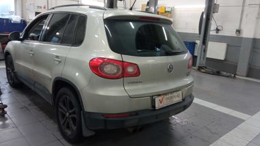 Volkswagen Tiguan 2011 года, 258 351 км - вид 4