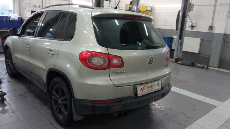 Volkswagen Tiguan 2011 года, 258 351 км - вид 4