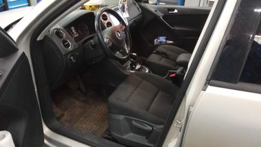 Volkswagen Tiguan 2011 года, 258 351 км - вид 5