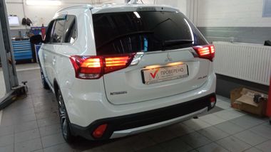 Mitsubishi Outlander 2018 года, 247 564 км - вид 4