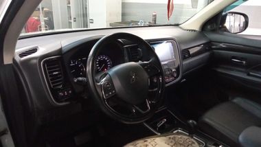 Mitsubishi Outlander 2018 года, 247 564 км - вид 5