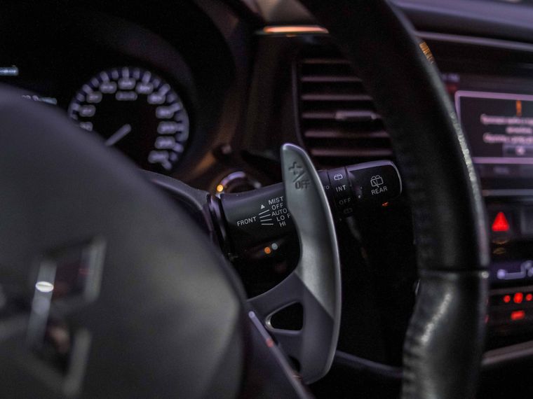 Mitsubishi Outlander 2018 года, 247 564 км - вид 8