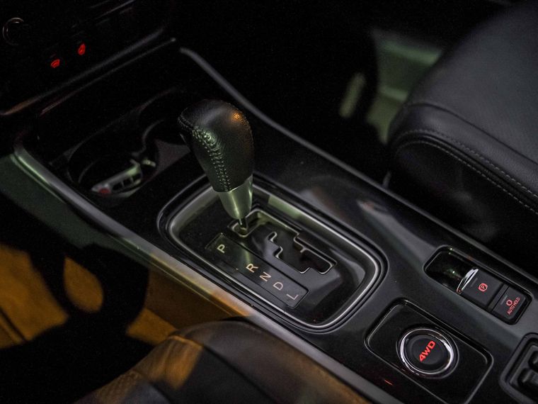 Mitsubishi Outlander 2018 года, 247 564 км - вид 10