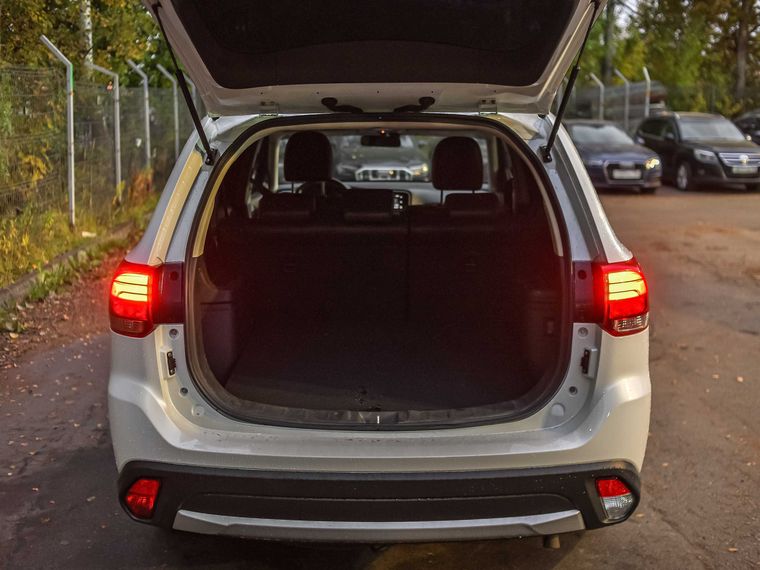 Mitsubishi Outlander 2018 года, 247 564 км - вид 14