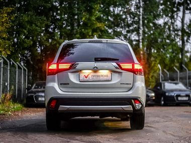 Mitsubishi Outlander 2018 года, 247 564 км - вид 4