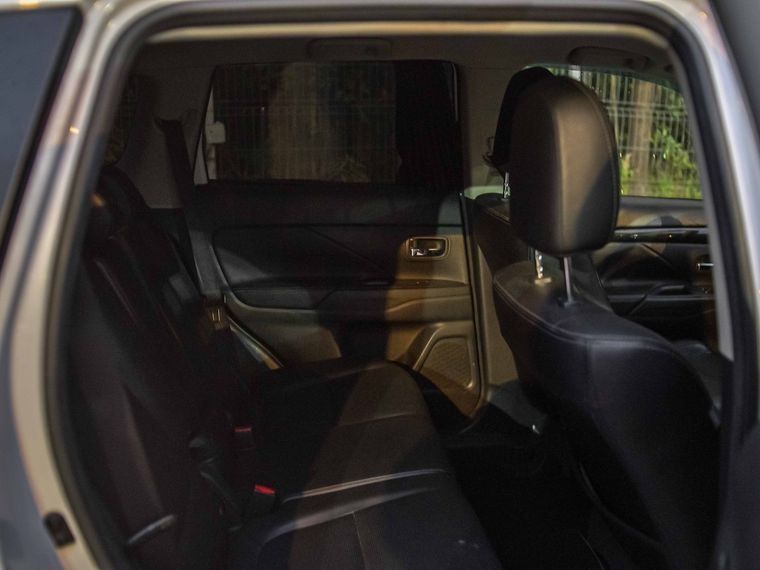 Mitsubishi Outlander 2018 года, 247 564 км - вид 12