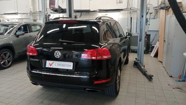 Volkswagen Touareg 2011 года, 169 848 км - вид 3