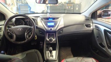 Hyundai Elantra 2011 года, 156 484 км - вид 5