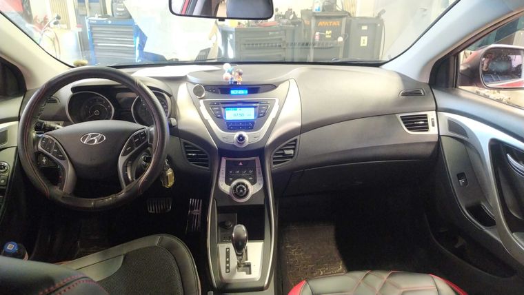 Hyundai Elantra 2011 года, 156 484 км - вид 5