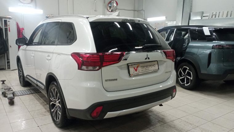 Mitsubishi Outlander 2018 года, 97 766 км - вид 4