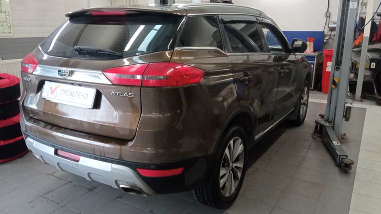 Geely Atlas 2019 года, 155 000 км - вид 3