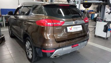 Geely Atlas 2019 года, 155 000 км - вид 4