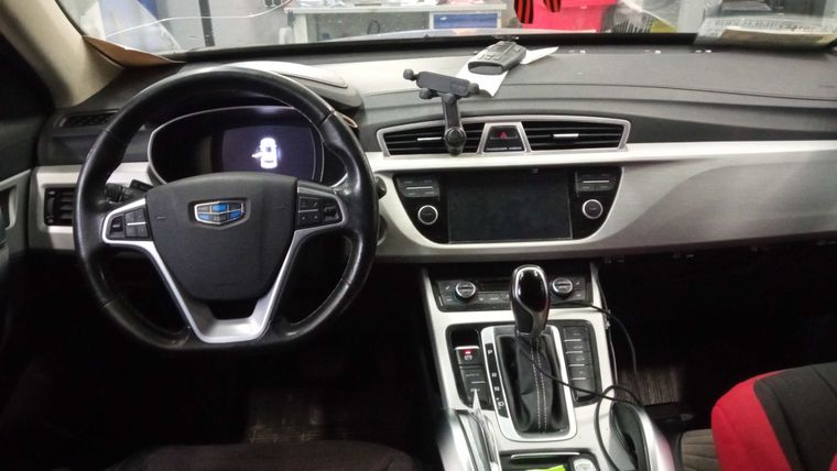 Geely Atlas 2019 года, 155 000 км - вид 5