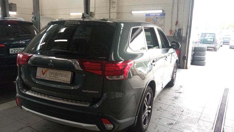 Mitsubishi Outlander 2017 года, 273 467 км - вид 3