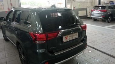 Mitsubishi Outlander 2017 года, 273 467 км - вид 4