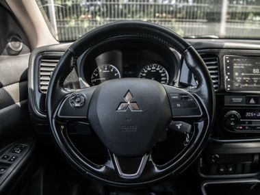 Mitsubishi Outlander 2017 года, 273 467 км - вид 7