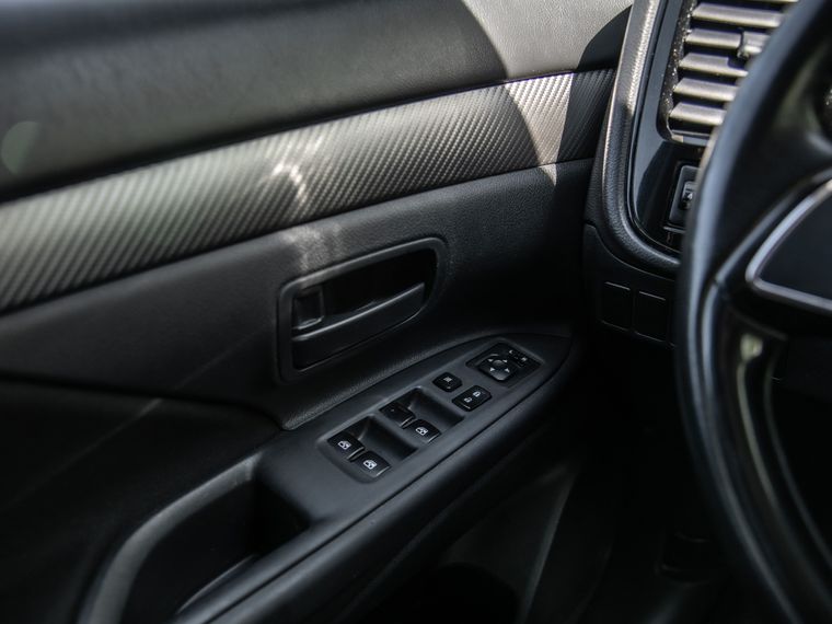 Mitsubishi Outlander 2017 года, 273 467 км - вид 11
