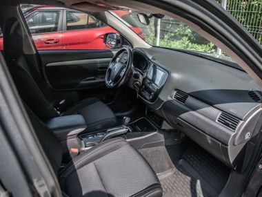 Mitsubishi Outlander 2017 года, 273 467 км - вид 13