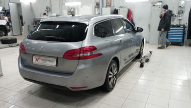 Peugeot 308 2018 года, 193 000 км - вид 3
