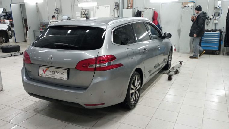 Peugeot 308 2018 года, 193 000 км - вид 3