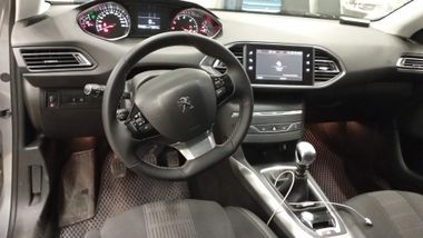 Peugeot 308 2018 года, 193 000 км - вид 5