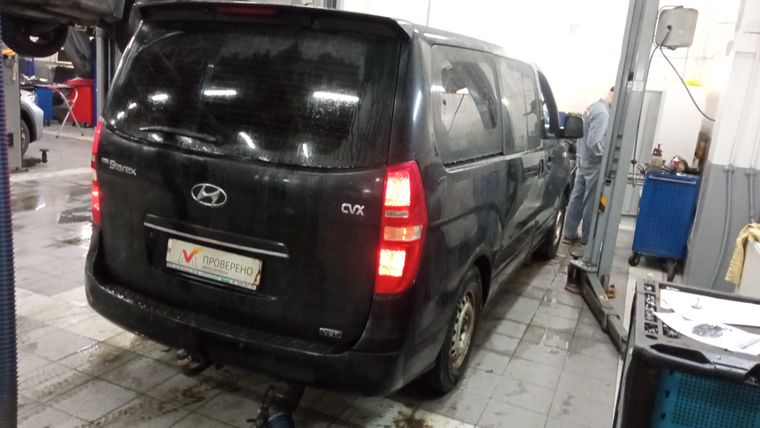 Hyundai Grand Starex 2010 года, 308 541 км - вид 3