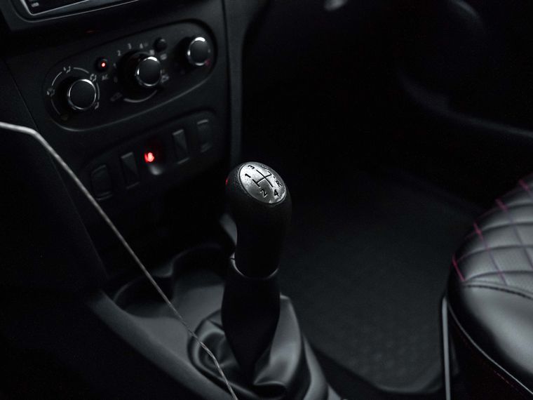 Renault Logan 2015 года, 107 621 км - вид 9