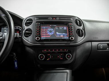Volkswagen Tiguan 2011 года, 147 974 км - вид 10