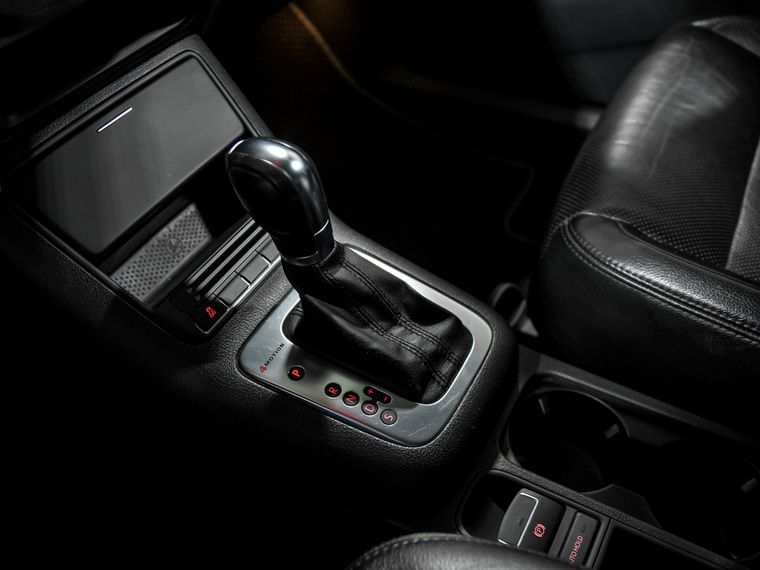 Volkswagen Tiguan 2011 года, 147 974 км - вид 11