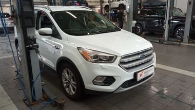 Ford Kuga 2016 года, 149 592 км - вид 3