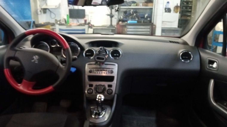 Peugeot 408 2013 года, 146 500 км - вид 5