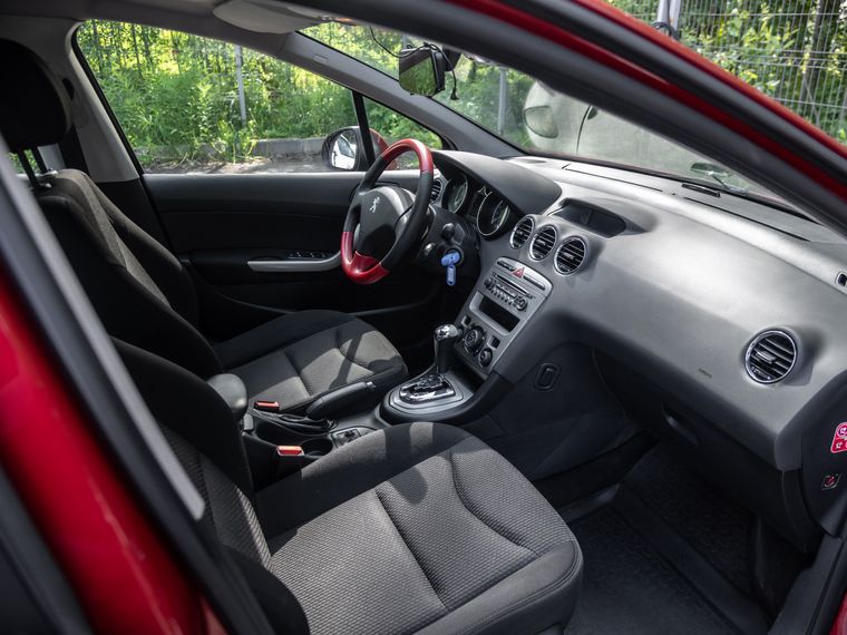 Peugeot 408 2013 года, 146 500 км - вид 11