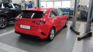 Kia Ceed 2019 года, 96 707 км - вид 3