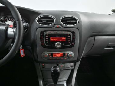 Ford Focus 2010 года, 204 500 км - вид 9