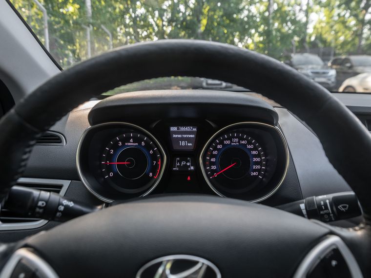 Hyundai Elantra 2011 года, 166 455 км - вид 5
