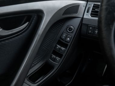 Hyundai Elantra 2011 года, 166 455 км - вид 10