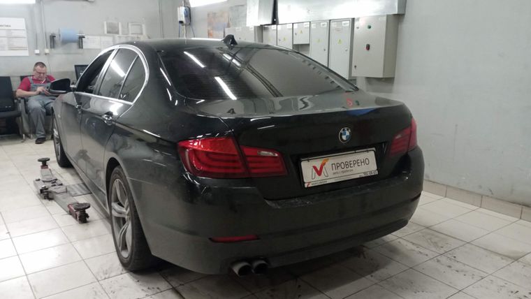 BMW 5 серия 2013 года, 172 100 км - вид 4