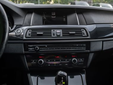 BMW 5 серия 2013 года, 172 100 км - вид 9