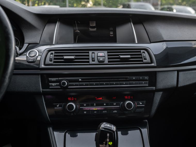 BMW 5 серия 2013 года, 172 100 км - вид 9