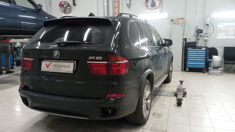 BMW X5 2013 года, 237 335 км - вид 3