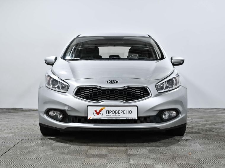 KIA Ceed 2012 года, 135 610 км - вид 3