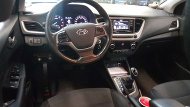 Hyundai Solaris 2018 года, 174 341 км - вид 5
