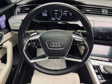 Audi e-tron 2020 года, 75 811 км - вид 11